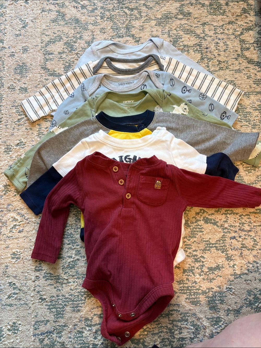 0-3 month Baby long sleeve onesies (7) assorted brands